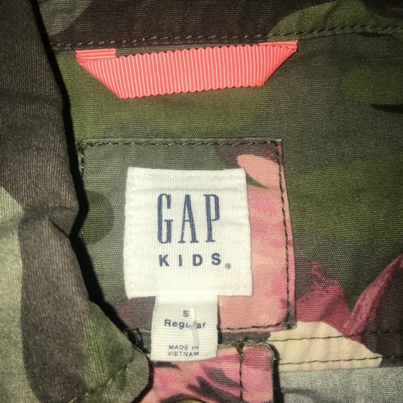 Girls Gap Camo and Floral utility jacket - Picture 5 of 5